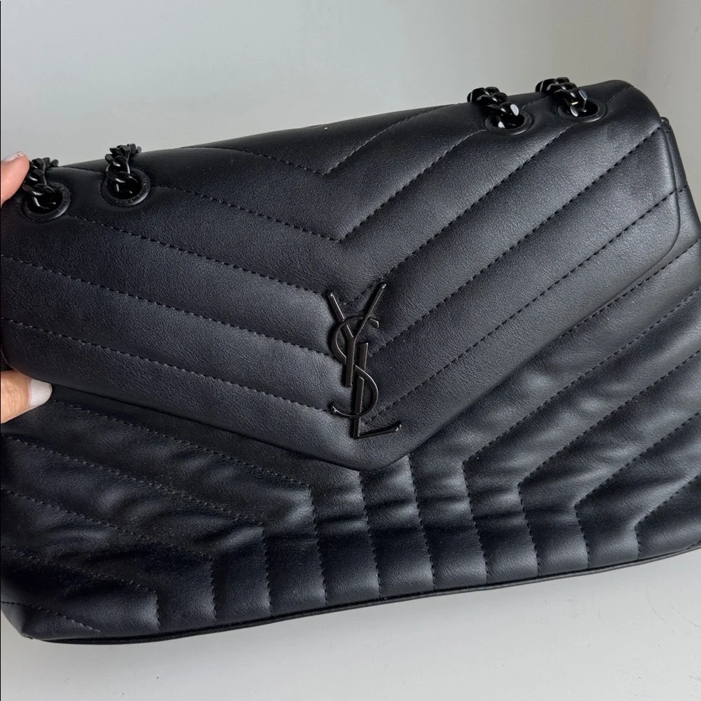 Yves Saint Laurent Black Chevron Shoulder Bag - Picture 4 of 13